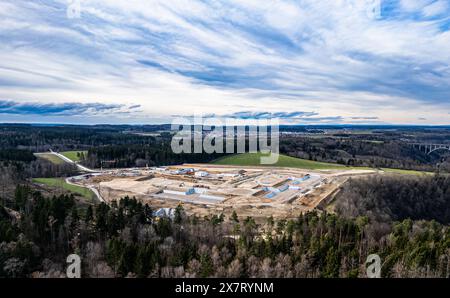 Rottweil, Allemagne, 2 mars 2024 : vue du chantier de construction du nouvel établissement pénitentiaire de Rottweil. La construction de la coquille a commencé en 2024. Le nouveau Banque D'Images