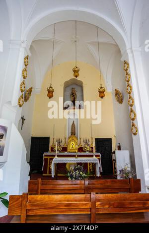 Chapelle de la Sainte Trinité, bâtiment baroque, fin du XVIIIe siècle, place de la mairie, Almonaster la Real , Huelva, Andalousie, Espagne Banque D'Images