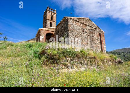 Château d'Almonaster, sur les vestiges d'une basilique wisigothique du vie siècle, Banque D'Images