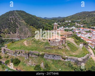 Château d'Almonaster, sur les vestiges d'une basilique wisigothique du vie siècle, Banque D'Images