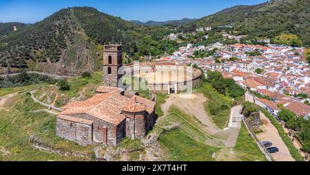 Château-mosquée Almonaster et arènes , sur les vestiges d'une basilique wisigothique du vie siècle, Banque D'Images