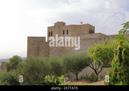 22 septembre 2023 - Kruja en Albanie : ruines de la mosquée Fatih Sultan Mehmet sur le terrain du château de Kruja Banque D'Images