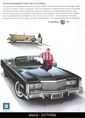 Cadillac Fleetwood Eldorado Cabriolet 1975 et Phaeton 1933 Banque D'Images