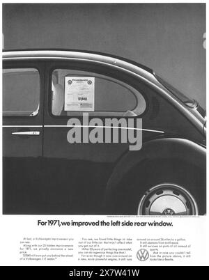 Publicité Volkswagen VW Beetle 1971 - « nous avons amélioré la lunette arrière gauche » Banque D'Images