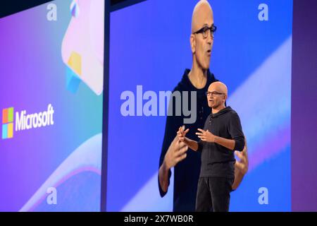 Seattle, États-Unis. 21 mai 2024. Satya Nadella, PDG de Microsoft, intervient sur scène lors de la conférence des développeurs Build. Crédit : Andrej Sokolow/dpa/Alamy Live News Banque D'Images