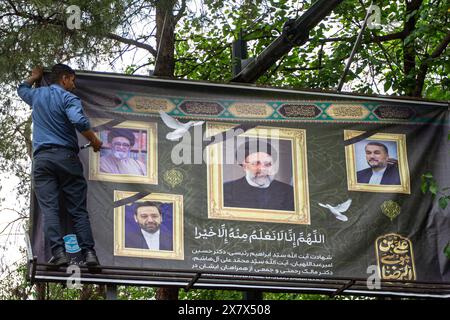 Téhéran pleure la mort de Seyyed Ebrahim Raisi après la mort du président et de son équipe d accompagnement, demain mercredi 22 mai Téhéran est prêt à organiser les grands funérailles du corps du président. Téhéran Iran Copyright : xMohsen Rezaeix  MG 3760 Banque D'Images