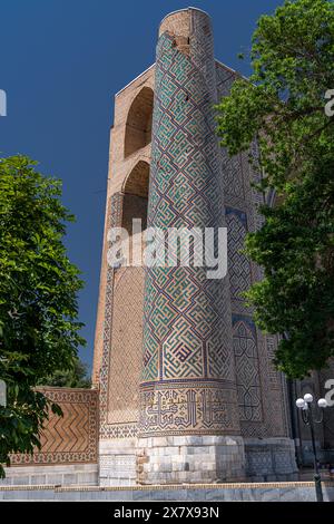 27 JUIN 2023, BOUKHARA, OUZBÉKISTAN : la vue de la façade de la mosquée Bibi Khanym à Samarqand, Ouzbékistan Banque D'Images