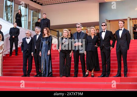 Cannes, France. 21 mai 2024. CANNES - 21 MAI : Fabrice Luchini, Christophe Honoré, Chiara Mastroianni, Catherine Deneuve, Benjamin Biolay, Nicole Garcia, Melvil Poupaud et Hugh Skinner assistent à la première de MARCELLO MIO lors de la 77ème édition du Festival de Cannes le 21 mai 2024 au Palais des Festivals de Cannes, France. (Photo de Lyvans Boolaky/ÙPtertainment/Sipa USA) crédit : Sipa USA/Alamy Live News Banque D'Images