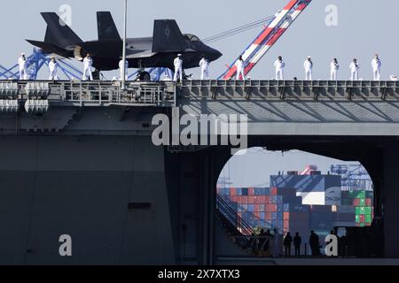 Los Angeles, États-Unis. 21 mai 2024. Le porte-avions USS Carl Vinson (CVN-70) arrive au port de Los Angeles pour lancer LA Fleet week. 5/21/2024 Los Angeles, CA, USA (photo par Ted Soqui/Sipa USA) crédit : Sipa USA/Alamy Live News Banque D'Images