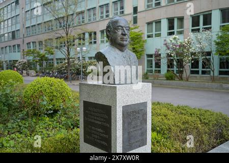 Büste Helmut Kohl, Straße der Erinnerung, Spreebogen, Moabit, Mitte, Berlin, Deutschland Banque D'Images
