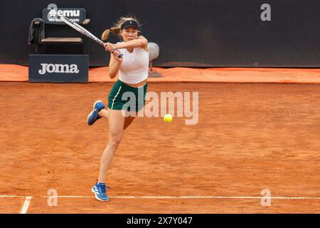 Rome, Italie. 15 mai 2024. Danielle Collins, des États-Unis, joue contre Victoria Azarenka (pas en vue) lors de son match de quart de finale en simple féminin le dixième jour de l'Internazionali BNL D'Italia 2024 au Foro Italico à Rome. (Photo de Stefano Costantino/SOPA images/Sipa USA) crédit : Sipa USA/Alamy Live News Banque D'Images