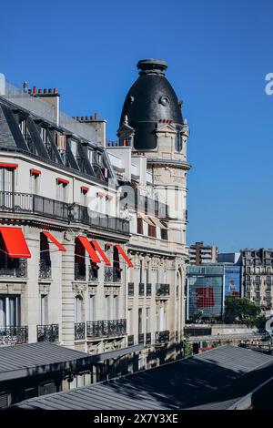 Quartier de Passy à Paris, et une tourelle de l'ancienne maison du 19ème siècle, surplombant la Seine Banque D'Images