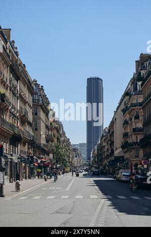 Vue sur la Tour Montparnasse et la rue Rennes dans le 6ème arrondissement de Paris Banque D'Images