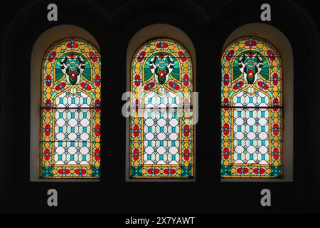 Trois vitraux dans la synagogue Novi Sad, Voïvodine, Serbie Banque D'Images