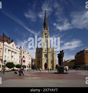 View Liberty Square surplombé par la flèche de l'église du nom de Marie à Novi Sad, Voïvodine, Serbie Banque D'Images