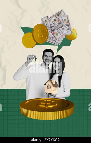 Collage photo vertical de l'homme de fille de couple heureux tenir la clé nouvelle maison acheter la propriété riche épargne en espèces gagnez la pièce isolée sur fond peint Banque D'Images