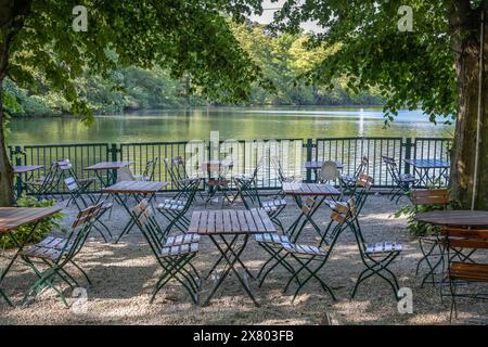 Biergarten Fischerhütte am Schlachtensee, Zehlendorf, Steglitz-Zehlendorf, Berlin, Deutschland *** Beer Garden Fischerhütte am Schlachtensee, Zehlendorf, Steglitz Zehlendorf, Berlin, Allemagne Banque D'Images