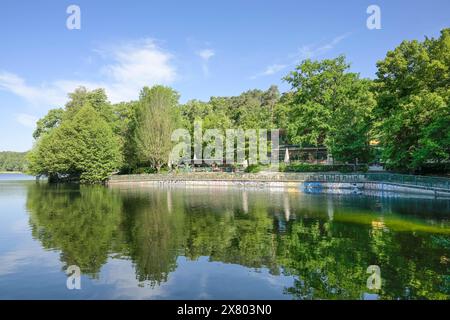 Biergarten Fischerhütte am Schlachtensee, Zehlendorf, Steglitz-Zehlendorf, Berlin, Deutschland *** Beer Garden Fischerhütte am Schlachtensee, Zehlendorf, Steglitz Zehlendorf, Berlin, Allemagne Banque D'Images