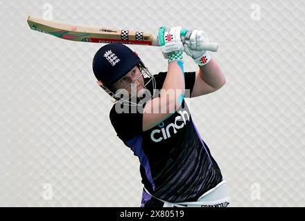 Les battes de Tammy Beaumont de l'Angleterre lors d'une séance de filets à l'Incora County Ground, Derby, avant le quatrième match international féminin T20 jeudi. Date de la photo : mercredi 22 mai 2024. Banque D'Images