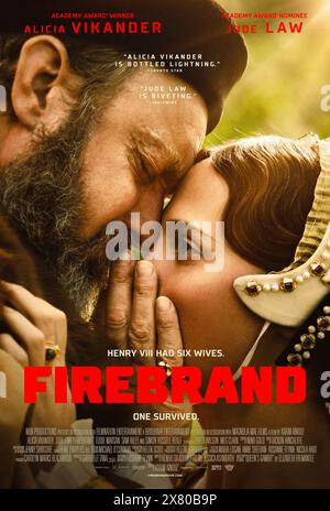 Firebrand (2023) réalisé par Karim Aïnouz avec Alicia Vikander, Eddie Marsan et Jude Law. Katherine Parr, la sixième épouse du roi Henri VIII, est nommée régente pendant que les tyrans combattent à l'étranger. Lorsque le roi revient, de plus en plus malade et paranoïaque, Katherine se retrouve à se battre pour sa propre survie. Affiche US One sheet.***USAGE ÉDITORIAL SEULEMENT*** crédit : BFA / attractions Roadside Banque D'Images