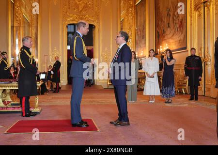 M. Ian Russell, président du conseil d'administration de la Fondation Molly Rose, est nommé membre de l'ordre de l'Empire britannique par le prince de Galles au château de Windsor. L'honneur récompense les services à la sécurité des enfants en ligne. Date de la photo : mercredi 22 mai 2024. Banque D'Images