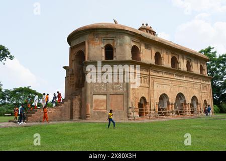 Rong ghar, Rudra Singha, dynastie Ahom, Royaume Ahom, architecture Ahom, site archéologique, district de Shivsagar, patrimoine de l'Assam, Assam, Ind. Nord-est Banque D'Images