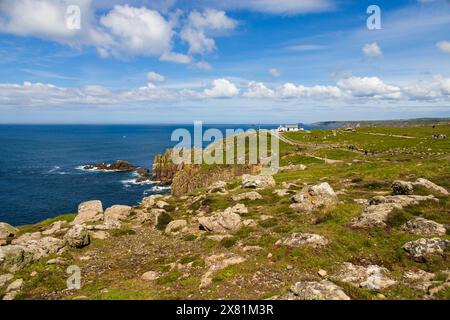 La côte rocheuse autour de Lands End, Cornouailles, West Country, Angleterre Banque D'Images