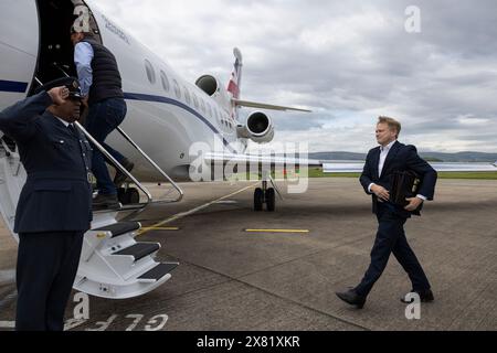 Le secrétaire à la Défense Grant Shapps visite BAE Systems à Glasgow, rencontre le personnel et les apprentis, observant les progrès significatifs de la production de navires de guerre. Banque D'Images