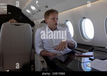 Le secrétaire à la Défense Grant Shapps visite BAE Systems à Glasgow, rencontre le personnel et les apprentis, observant les progrès significatifs de la production de navires de guerre. Banque D'Images