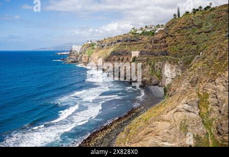 La côte rocheuse à Rambla de Castro sentier de randonnée près de Puerto de la Cruz sur la côte nord de Tenerife, îles Canaries Banque D'Images