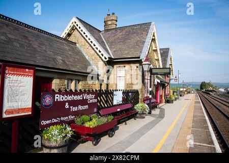 Quai et gare, Ribblehead Station, s'installent à Carlise Line, Angleterre, Royaume-Uni Banque D'Images