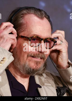 Cannes, France. 22 mai 2024. Gary Oldman assiste à la conférence de presse ' Parthenope ' lors du 77ème Festival annuel de Cannes au Palais des Festivals le 22 mai 2024 à Cannes, France. (Photo de Beata Zawrzel/NurPhoto) crédit : NurPhoto SRL/Alamy Live News Banque D'Images