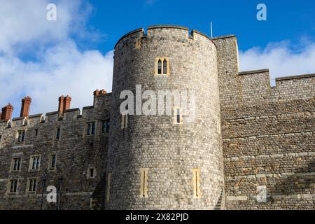 Windsor, Royaume-Uni - 21 octobre 2023 : L'extérieur du château historique de Windsor dans le Berkshire, Royaume-Uni. Banque D'Images
