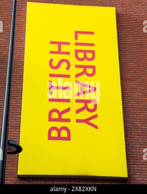 Londres, Royaume-Uni - 5 février 2024 : un panneau sur l'extérieur de la British Library à Londres, Royaume-Uni. Banque D'Images