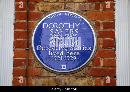 Londres, Royaume-Uni - 5 février 2024 : une plaque bleue sur l'extérieur d'un bâtiment sur Great James Street à Londres, Royaume-Uni, marquant l'emplacement où l'auteur Dor Banque D'Images