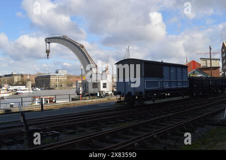 La grue à vapeur Fairbairn et un crapaud Brakevan GWR du Bristol Harbour Railway. 26 février 2024. Banque D'Images