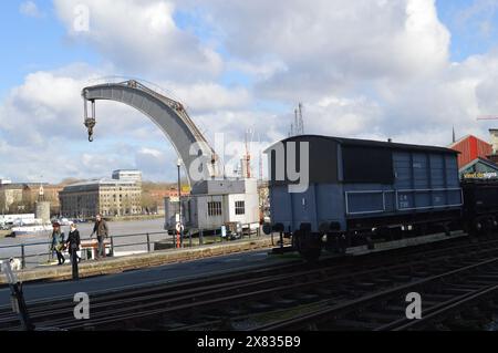 La grue à vapeur Fairbairn et un crapaud Brakevan GWR du Bristol Harbour Railway. 26 février 2024. Banque D'Images