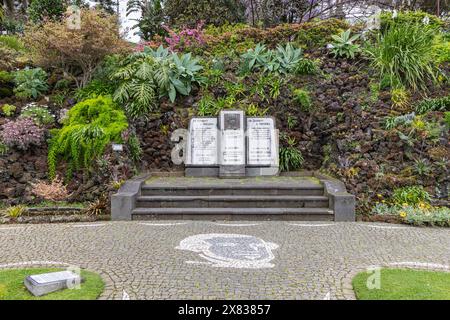 Angra do Heroismo, Terceira, Açores, Portugal. 30 mars 2022. Monument à Almeida Garrett au jardin du Duc de Terceira. Banque D'Images