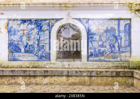 Angra do Heroismo, Terceira, Açores, Portugal. 30 mars 2022. Mosaïque décorative ancienne au jardin du Duc de Terceira. Banque D'Images