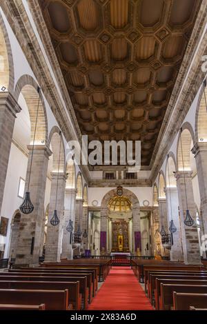 Angra do Heroismo, Terceira, Açores, Portugal. 30 mars 2022. Vue intérieure de la cathédrale d'Angra do Heroismo. Banque D'Images