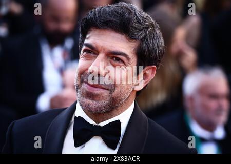 Cannes, France. 22 mai 2024. Pierfrancesco Favino assiste au tapis rouge le Comte de Monte-Cristo au 77ème Festival annuel de Cannes au Palais des Festivals le 22 mai 2024 à Cannes, France. (Photo de Beata Zawrzel/NurPhoto) crédit : NurPhoto SRL/Alamy Live News Banque D'Images