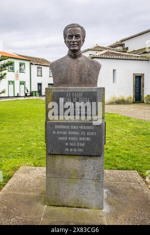 Vila de Sao Sebastiao, Terceira, Açores, Portugal. 31 mars 2022. Monument au Père Coelho de Sousa à Sao Sebastiao. Banque D'Images