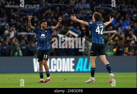 Jose Ederson Silva d'Atalanta (à gauche) et Giorgio Scalvini célèbrent la victoire après la finale de l'UEFA Europa League à l'Aviva Stadium de Dublin. Date de la photo : mercredi 22 mai 2024. Banque D'Images