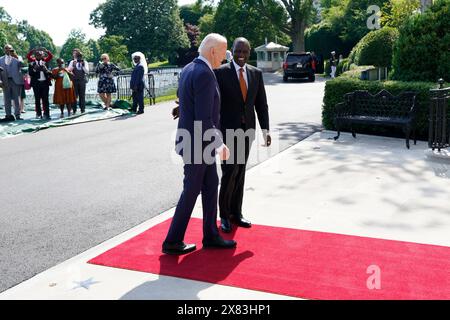 Washington, Vereinigte Staaten. 22 mai 2024. Le président des États-Unis Joe Biden accueille le président William Ruto du Kenya à la Maison Blanche à Washington, DC, le 22 mai 2024. Crédit : Yuri Gripas/Pool via CNP/dpa/Alamy Live News Banque D'Images