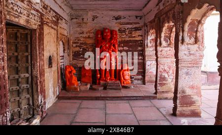 Statue de Lord Hanuman sur le campus de Muchkund Sarovar, Dholpur, Rajasthan, Inde. Banque D'Images