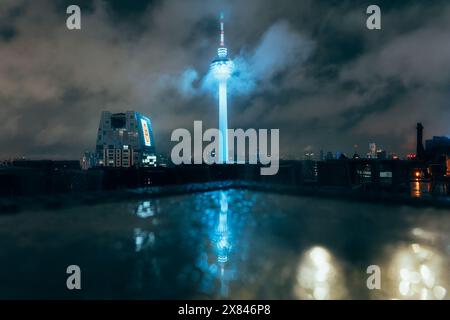 Tour KL dans la soirée de vue nocturne de Kuala lumpur, malaisie Banque D'Images