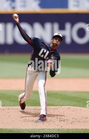 CLEVELAND, OH - 22 MAI : Triston McKenzie (24 ans), lanceur des Gardiens de Cleveland, lance lors d'un match MLB contre les mets de New York le 22 mai 2024 au progressive Field à Cleveland, Ohio. (Photo de Joe Robbins/image du sport) Banque D'Images