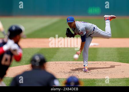 CLEVELAND, OH - 22 MAI : Jose Quintana (62) lance le lanceur des mets de New York lors d'un match MLB contre les Guardians de Cleveland le 22 mai 2024 au progressive Field à Cleveland, Ohio. (Photo de Joe Robbins/image du sport) Banque D'Images