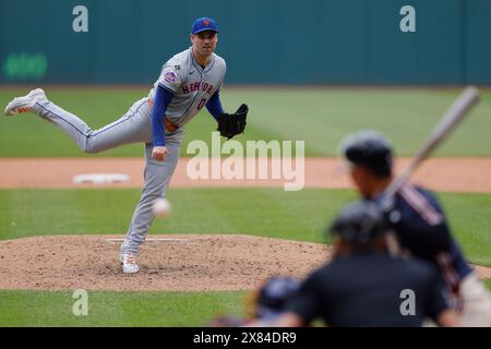 CLEVELAND, OH - 22 MAI : Adam Ottavino (0) lance le lanceur des mets de New York lors d'un match MLB contre les Guardians de Cleveland le 22 mai 2024 au progressive Feild à Cleveland, Ohio. (Photo de Joe Robbins/image du sport) Banque D'Images