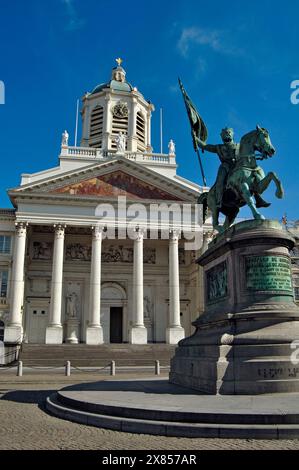 Belgique, Bruxelles, Statue de Geoffrey de Bouillon par Eugène Simonis date 1843 contexte Eglise Saint Jacques sur Coudenberg Banque D'Images